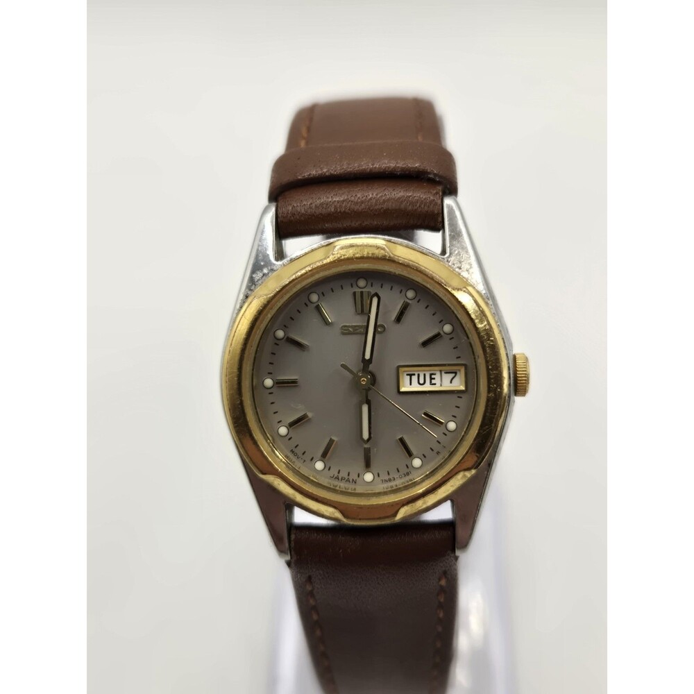 Seiko 7N83-0169 24mm Day/Date Watch. New Battery. 7" Band